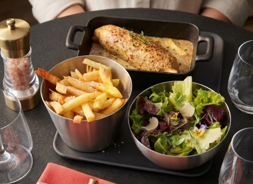Andouillette à la Lyonnaise avec frites